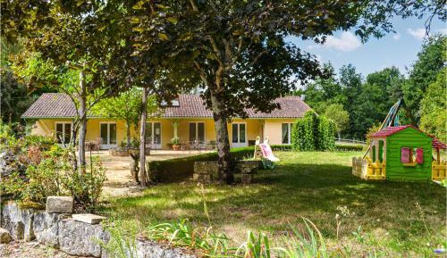 Four-Bedroom Holiday Home