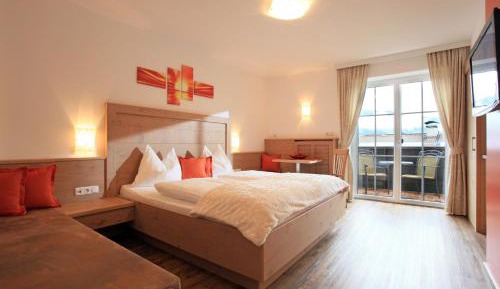 Studio with Balcony (3 Adults) 