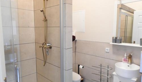 Two-Bedroom Apartment - Karl Wezel