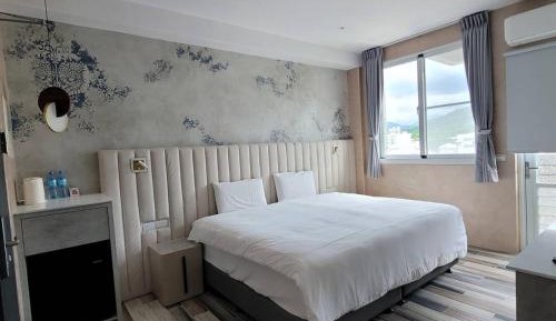 King Room with Mountain View