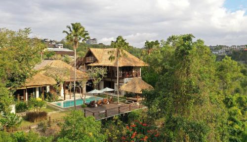 Villa Grasshopper - Three-Bedroom Pool  Villa with Cliff View 