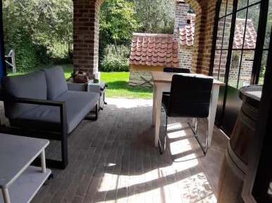 Deluxe Studio