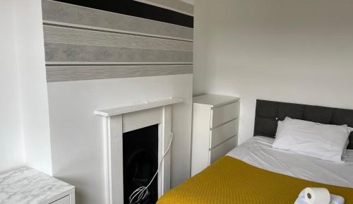 Standard Double Room with Shared Bathroom