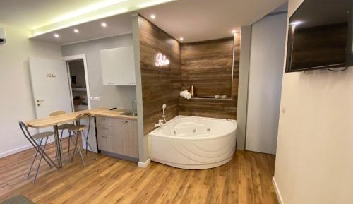 King Room with Spa Bath
