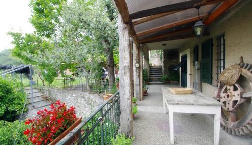 One-Bedroom Apartment with Patio
