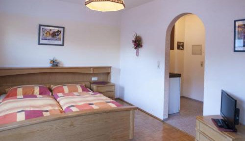 One-Bedroom Apartment with Balcony