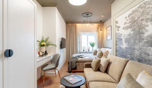 Superior studio with king size bed and old town view