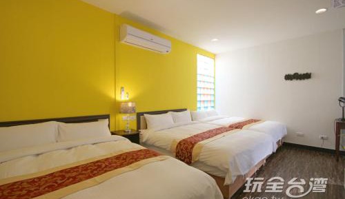 Deluxe Family Suite