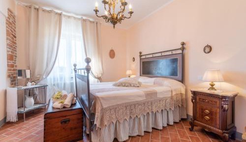 Superior One-Bedroom Apartment with Balcony