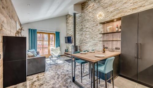 One-Bedroom Deluxe Apartment