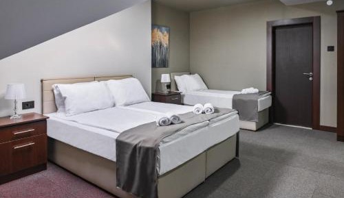 Deluxe Family Room