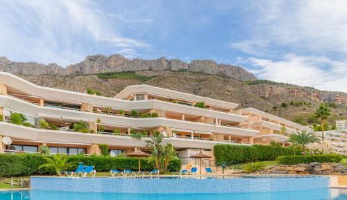 Three-Bedroom Superior Apartment