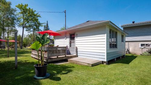 Bungalow with Patio