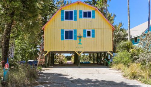 Three-Bedroom Holiday Home 