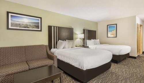 Queen Room with Two Queen Beds, Sofa Bed and Roll-In Shower - Mobility Accessible