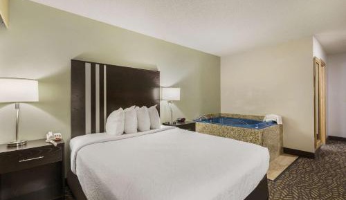 Queen Room with Spa Bath