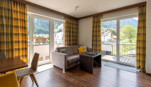 Three-Bedroom Apartment with Balcony