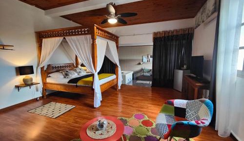 Paille en Queue Deluxe Suite with Spa Bathtub