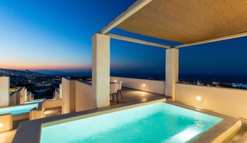  Deluxe Suite with Heated Swimming Pool and Panoramic View