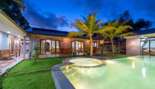 Triple Room with Pool View