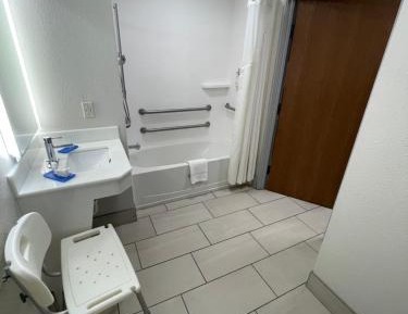 King Suite - Disability Access