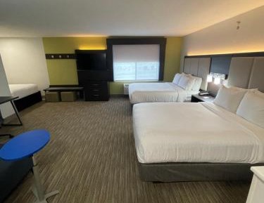 Queen Room with Three Queen Beds