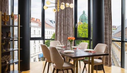 Luxury Apartment with Panoramic Views