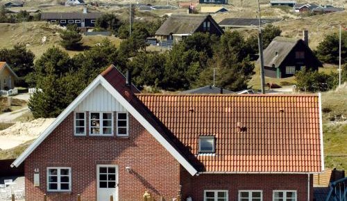 Six-Bedroom Holiday Home