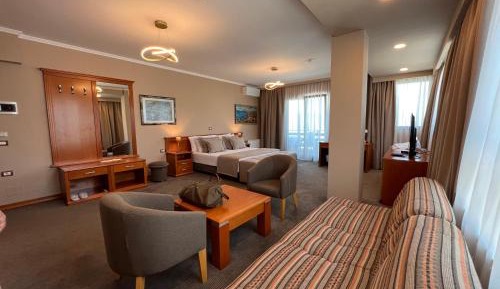 King Suite with Spa Bath