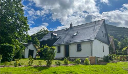 Three-Bedroom Holiday Home 