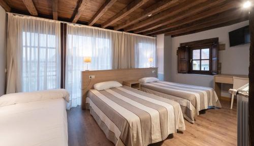 Triple Room with Bath