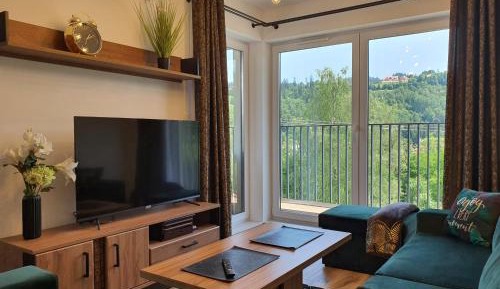 Apartment with Mountain View