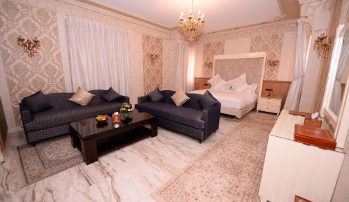 Suite with Hot Tub