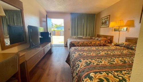 Double Room with Two Double Beds - Non-Smoking