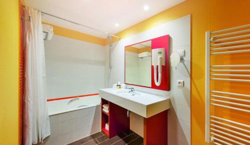 Large Studio - Spa and Pool Access Included 