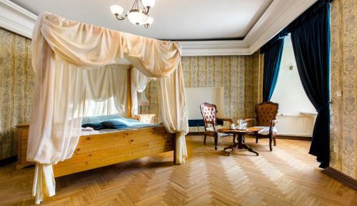 Double Room with Shared Bathroom