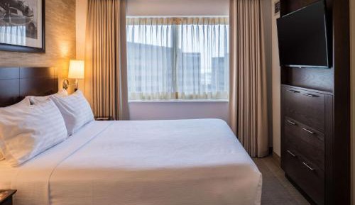 Boardroom Queen Suite