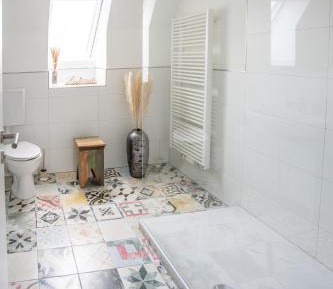 Single Room with Shared Bathroom