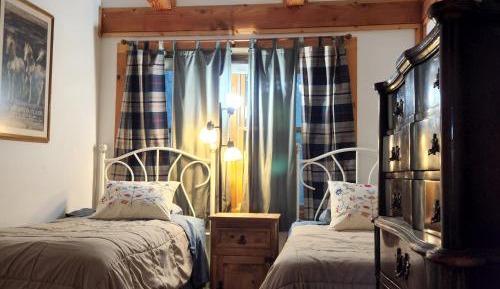 Double or Twin Room with Shared Bathroom