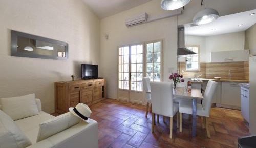 Two-Bedroom Villa with Terrace (4 Adults)