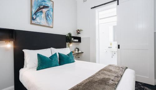 Deluxe Queen Room