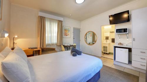 Executive Two-Bedroom Apartment with Courtyard