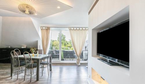 Superior One-Bedroom Apartment with Balcony