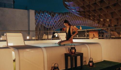 Penthouse with Private Swimming Pool and Terrace