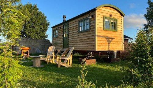 Deluxe Double Room with Bath - Boho