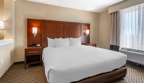 King Suite - Accessible/Non-Smoking
