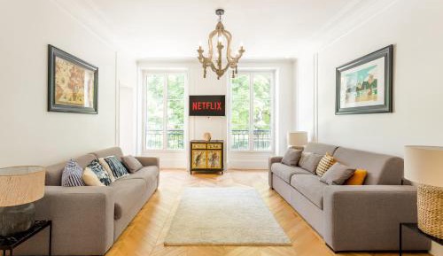 Apartment with Garden View