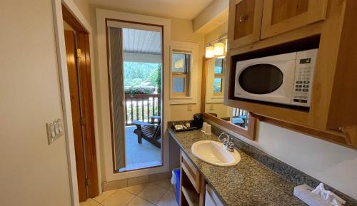 Queen Room with Balcony - Non Pet Friendly