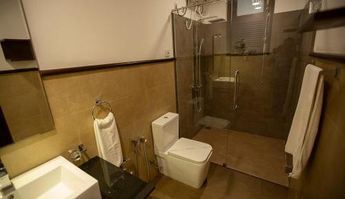 Suite with Lake View