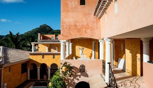 Family Room with Mountain View